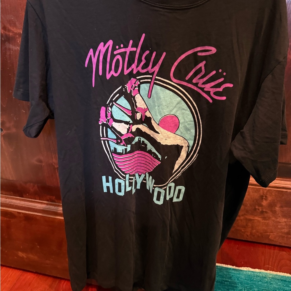 Motley Crue Hollywood Graphic T-Shirt brand new with tags Chaser